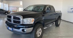 Dodge RAM 2500 4X4 5.7 LITER HEMI MAGNUM SLT HEAVY DUTY