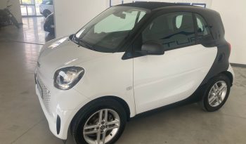 Smart Fortwo eq Pure 22KW completo