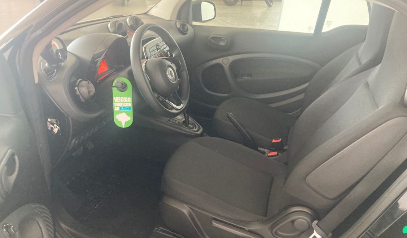 Smart Fortwo eq Pure 22KW completo